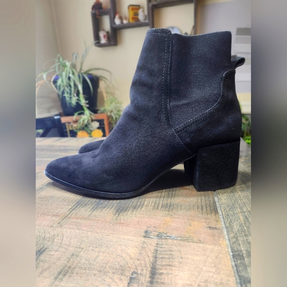 ALDO Womens Black Suede Dress Ankle Booties Womens Size 10 - Picture 1 of 6